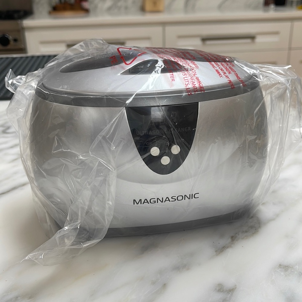 Magnasonic Jewelry & Eyeglass Cleaner
